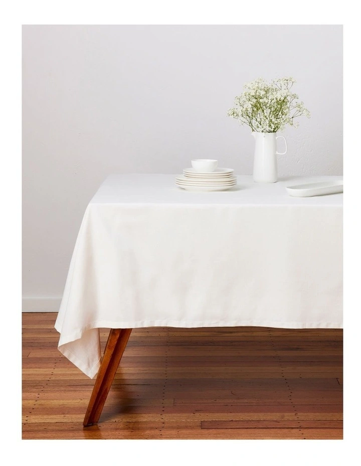 Maxwell & Williams Cotton Classics Rectangular Tablecloth 300x150cm Snow 8 Maxwell & Williams Cotton Classics Rectangular Tablecloth 300x150cm Snow - Image 6