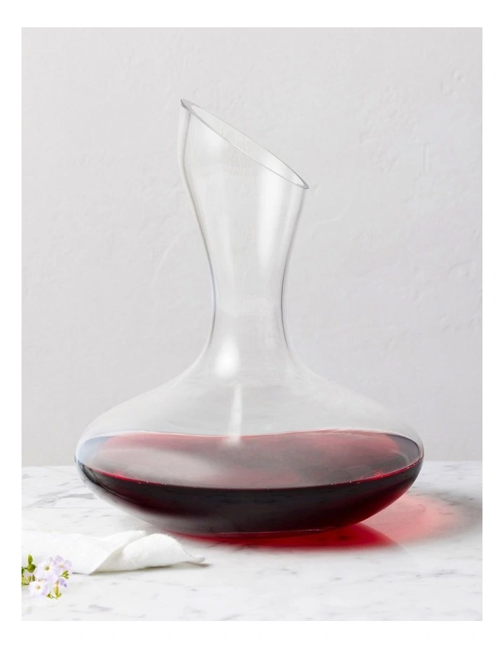 Maxwell & Williams Cosmopolitan Carafe 2 Litre Gift Boxed In Clear 6 Maxwell & Williams Cosmopolitan Carafe 2 Litre Gift Boxed In Clear - Image 4