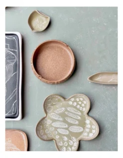 Robert Gordon X Juluwarlu Large Handle Bowl 22x8cm In Sage -Cutlery Shop 957987280 4 720x928