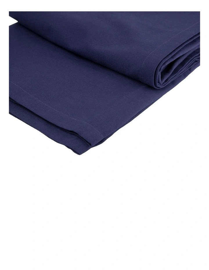 Maxwell & Williams Cotton Classics Rectangle Tablecloth 230x150cm In Navy 5 Maxwell & Williams Cotton Classics Rectangle Tablecloth 230x150cm In Navy - Image 3