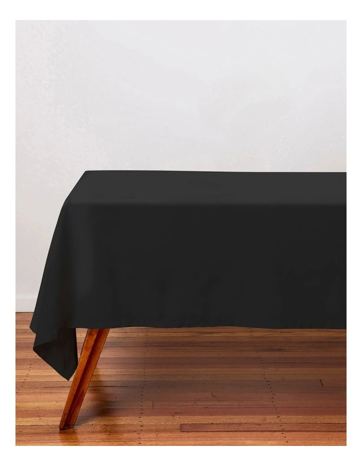 Maxwell & Williams Cotton Classics Rectangle Tablecloth 300x150cm In Black 6 Maxwell & Williams Cotton Classics Rectangle Tablecloth 300x150cm In Black - Image 4